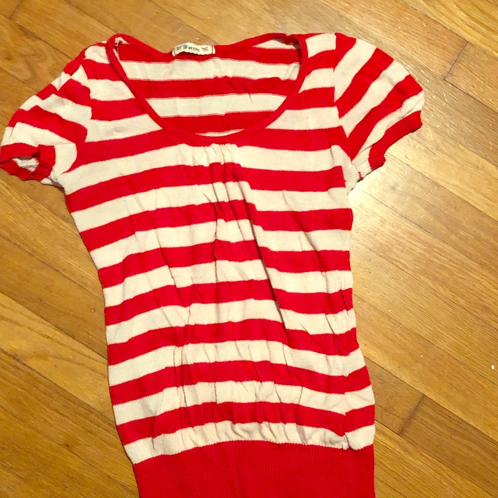 Short sleeve sweater